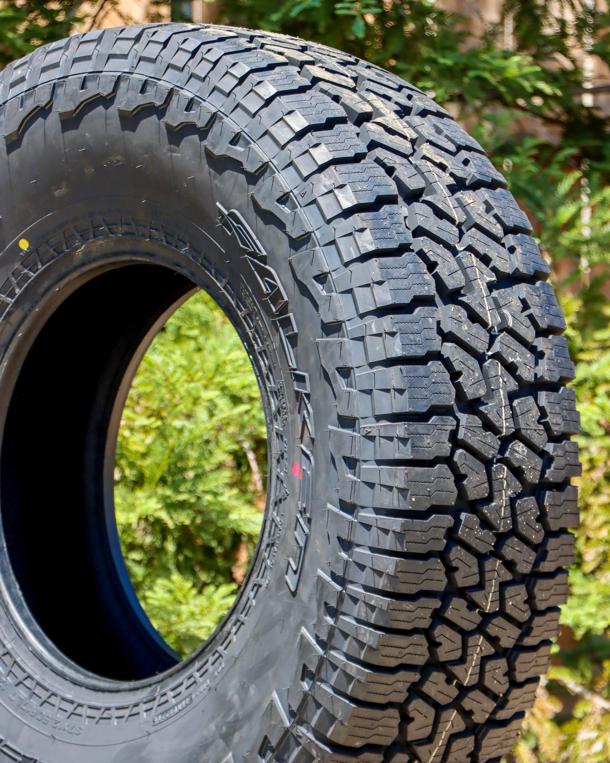 Falken Wildpeak AT3W 285/70R17 Tire